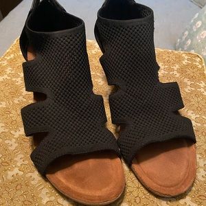 Size 11 Euro Soft sandals